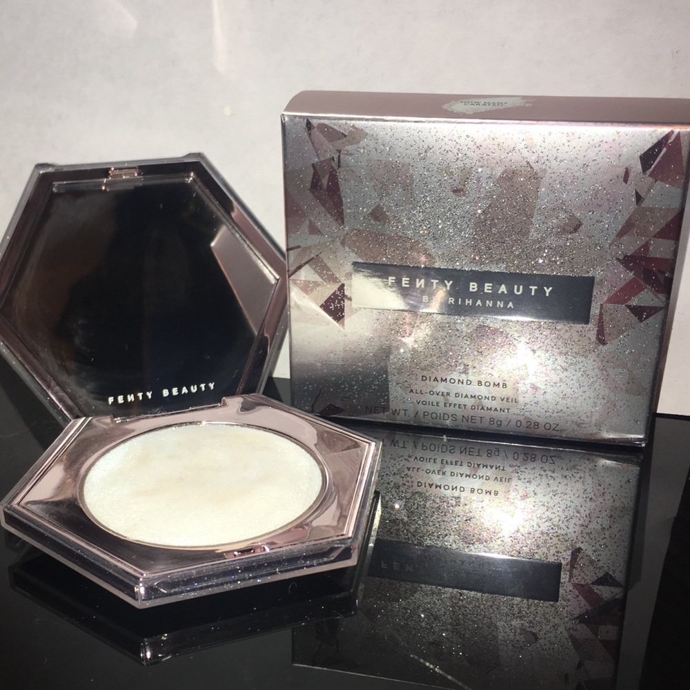 Fenty diamond bomb highlighter